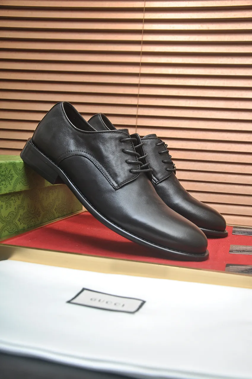 Men's shoes 💰580💶 Brand: GUCCI (Gucci) Standard code: Men's code 38/44 (45 can be customized) Grade: Same as the official website Original quality Material: Original cowhide Water-dyed cowhide lining Original rubber outsole Style category: Men's fashionable casual leather shoes Distinguished big-name luxury elements Top luxury Color: Actual picture